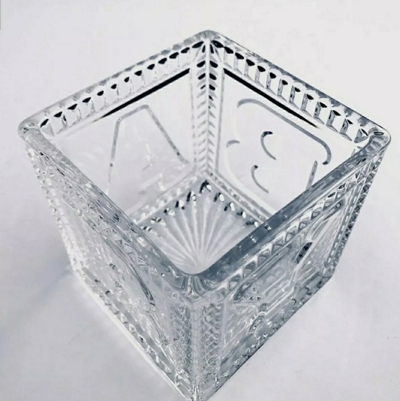 CRYSTAL BABY BLOCK VASE P3 - Picture 2 of 2